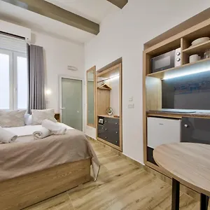 Tritoni Mini - Valletta Floriana